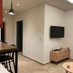 Tsoukos Apartment